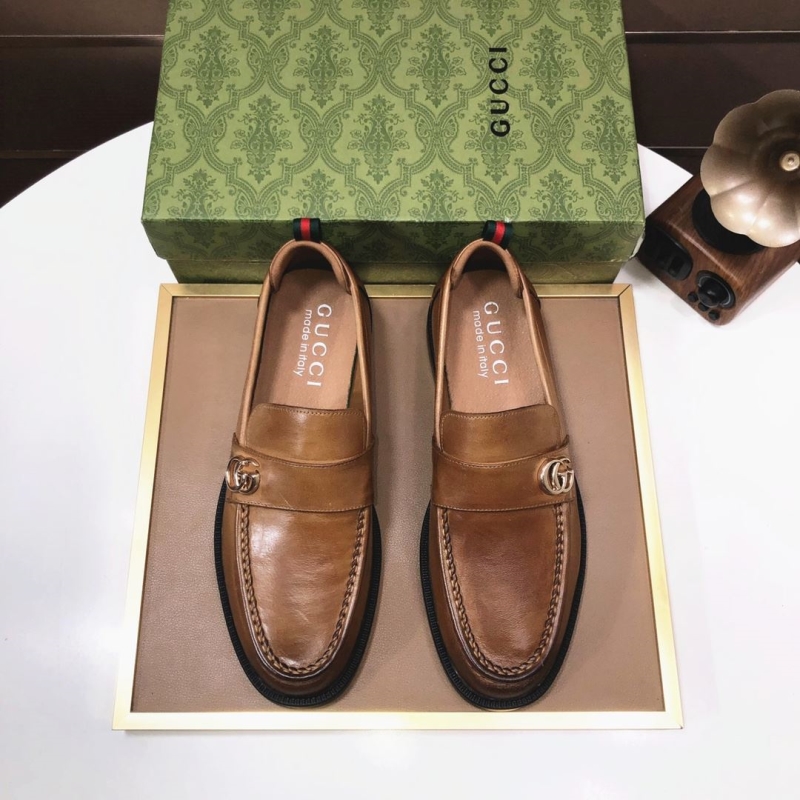 G*u*i leather shoes